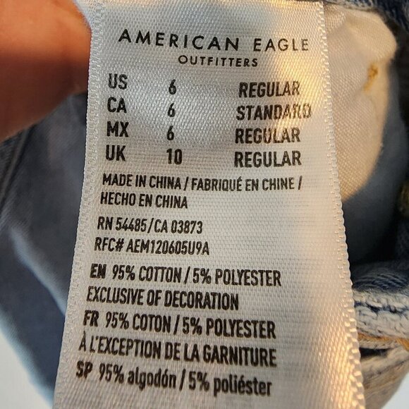 American Eagle Curvy Mom Jean Distressed Lt Wash Denim Jeans Shredded Raw Hem 6 - Picture 6 of 10